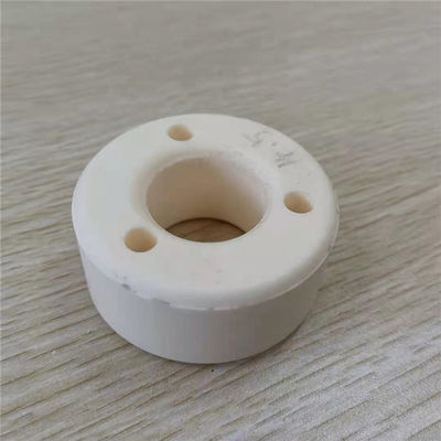Độ cứng chống ăn mòn Mang ống gốm sứ Alumina 99%