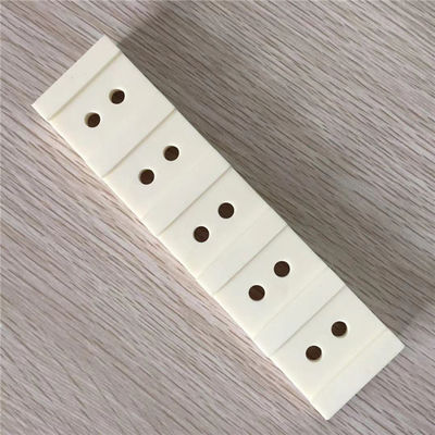 Nhiệt độ cao 3700Mpa Bộ phận gốm Alumina Tấm gốm sứ Alumina 99% Công nghiệp